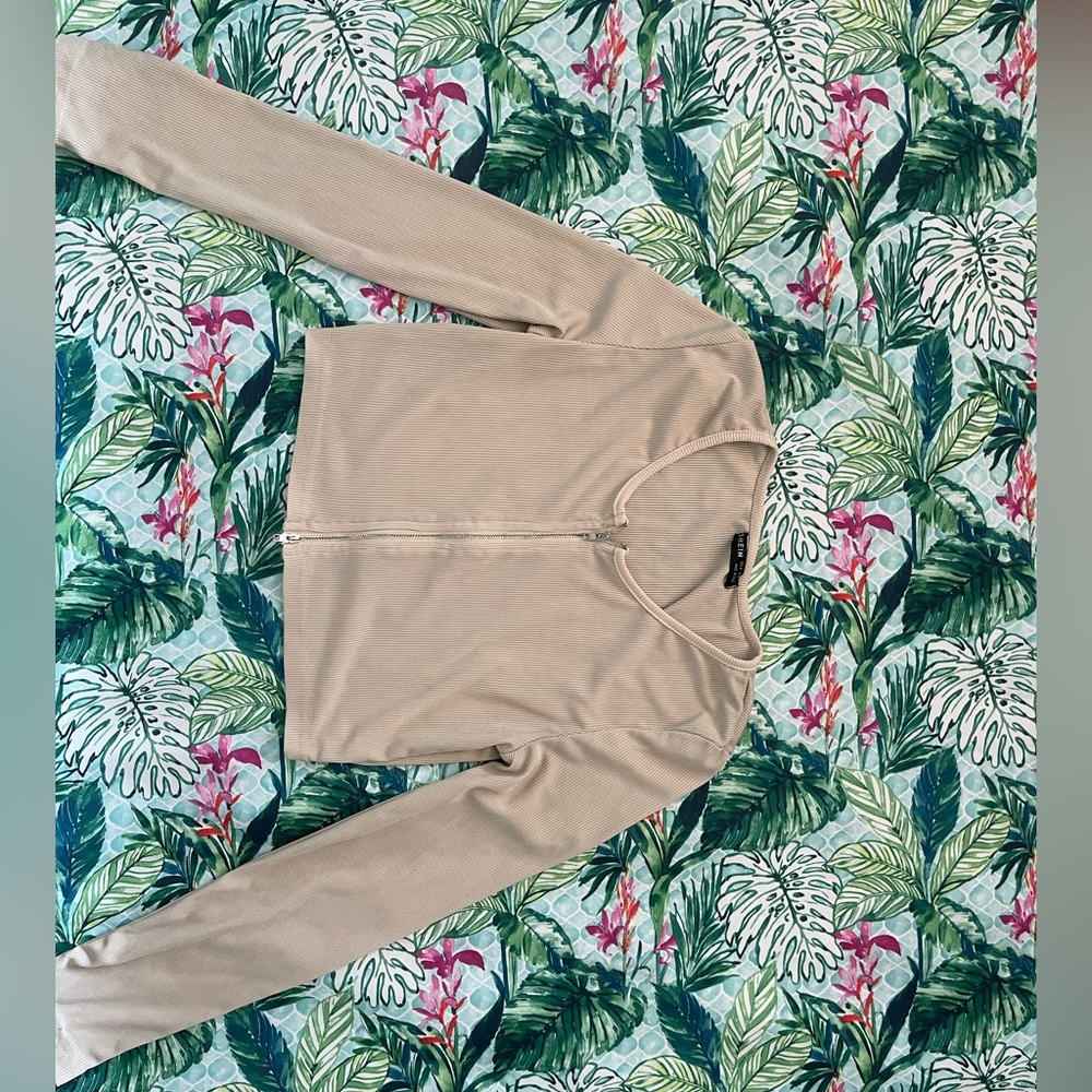 Off white top